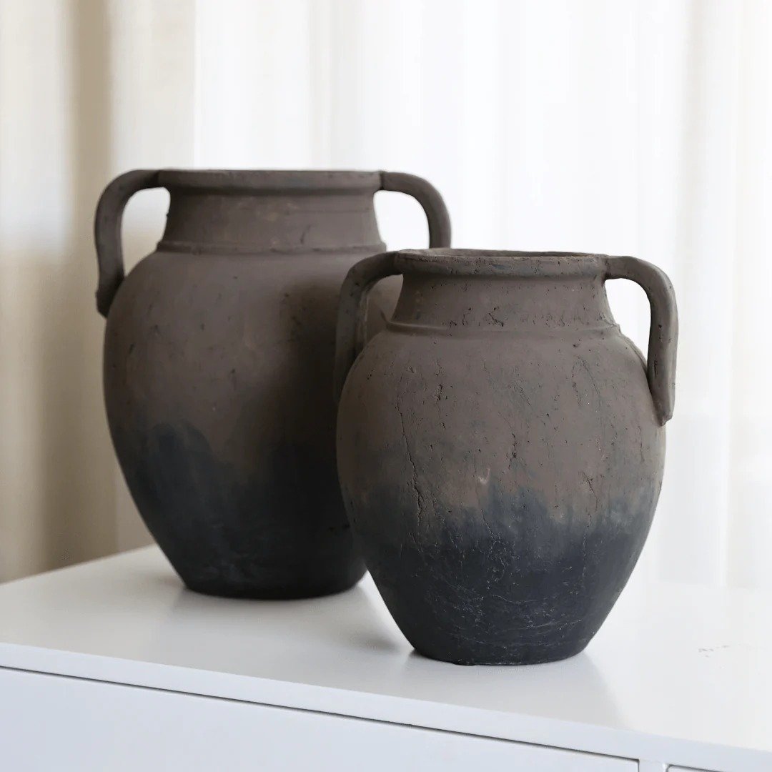 imgi_1_earthen-terracotta-amphora-vase-802822